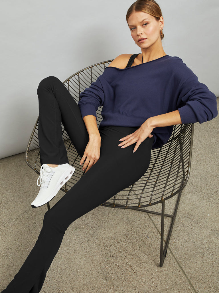 Off Shoulder Sweatshirt in French Terry - Navy Blazer