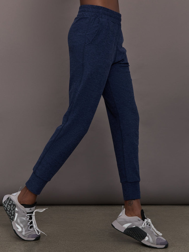 Jogger in Soft Luxe - Heather Navy Blazer